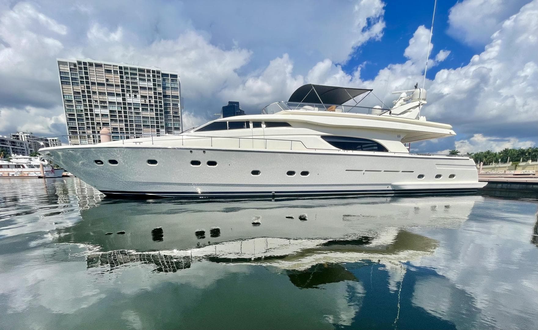 1999 Ferretti Yachts