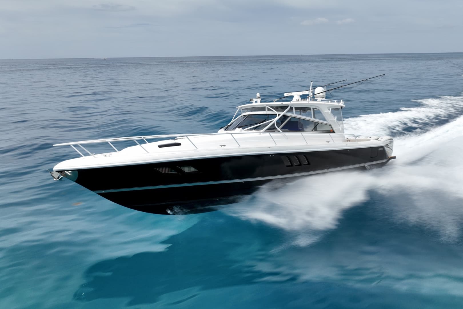 2019 Intrepid 475 Sport Yacht