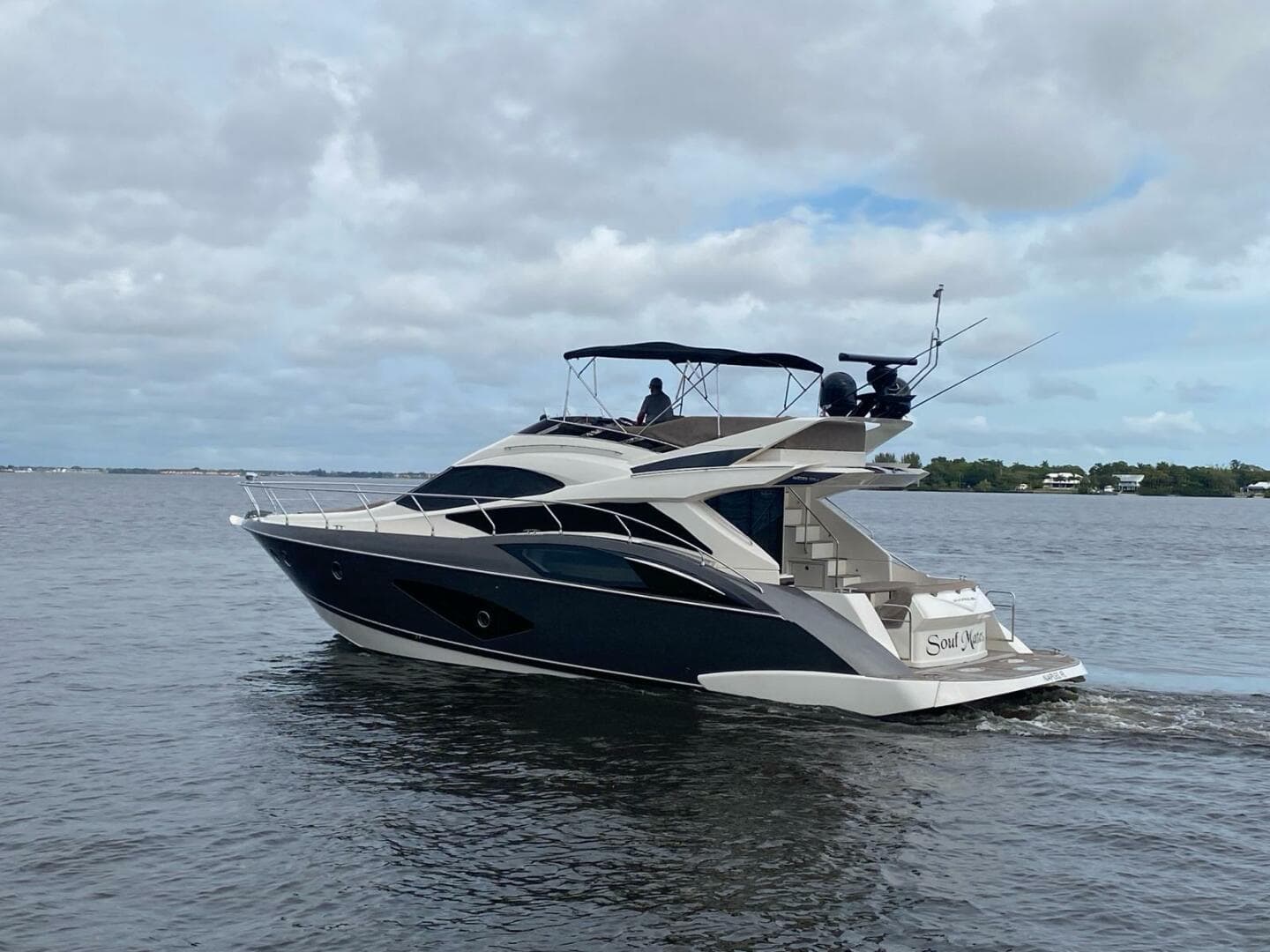 2017 Marquis 500 Sport Yacht