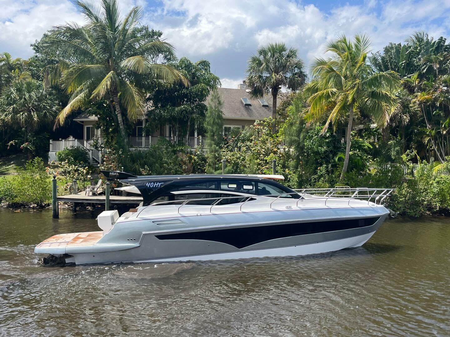 2025 Real 40 HT Luxury