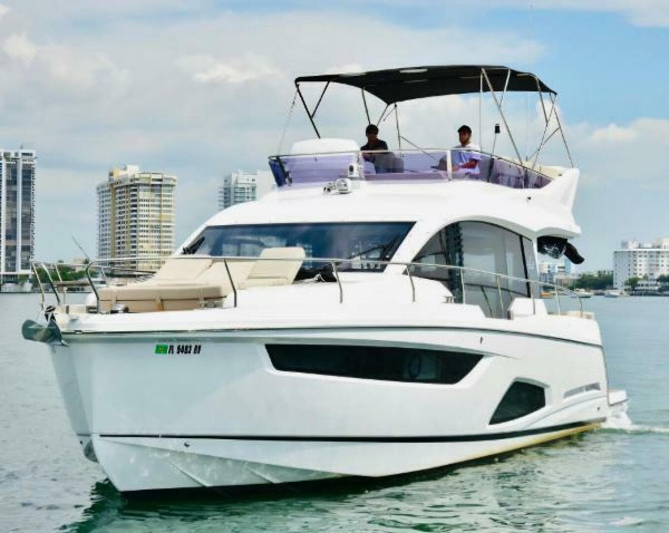 2019 Sealine F430