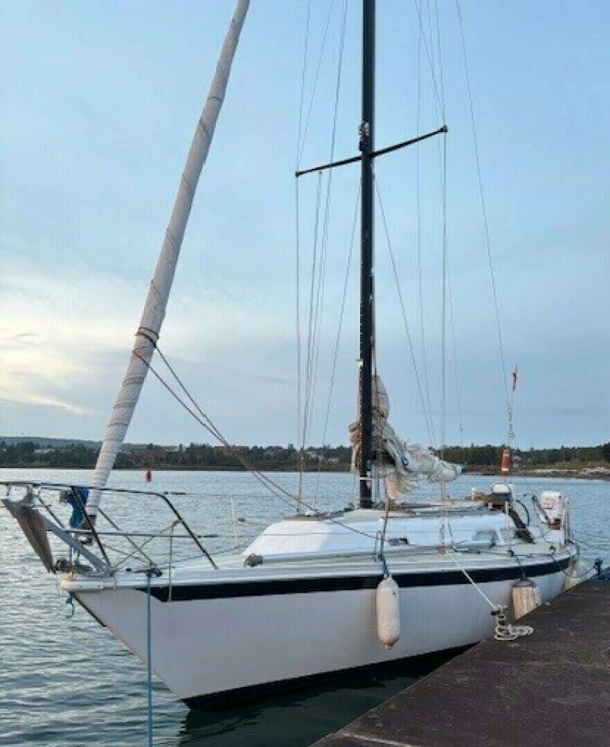 1980 Ericson 30 +