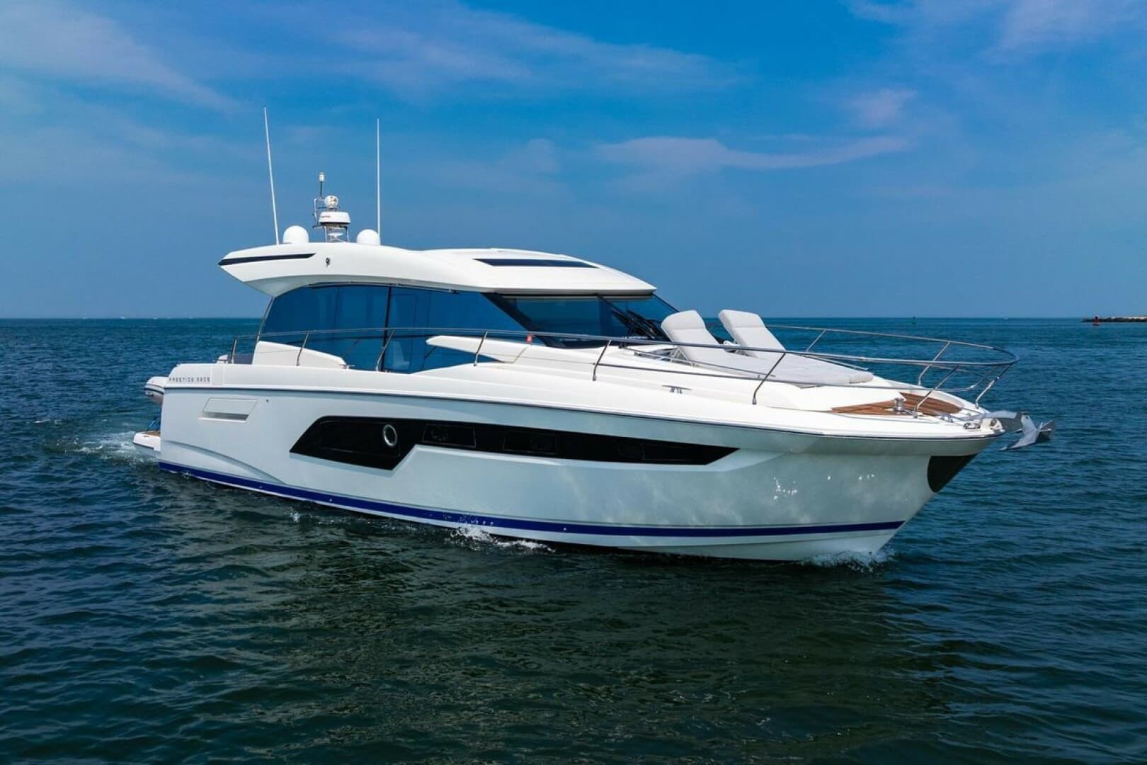 2022 Prestige 520S