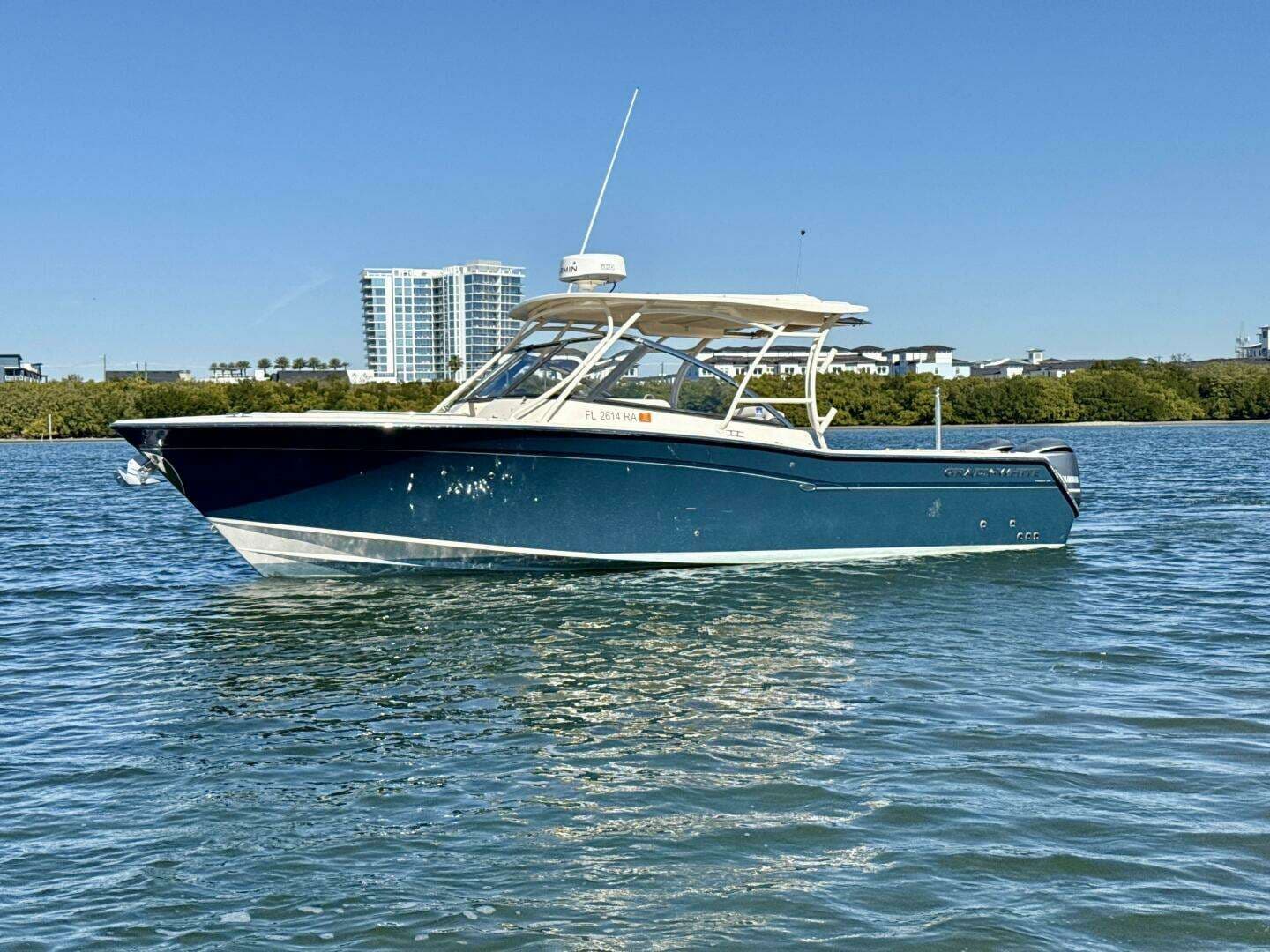 2016 Grady-White 307 Freedom