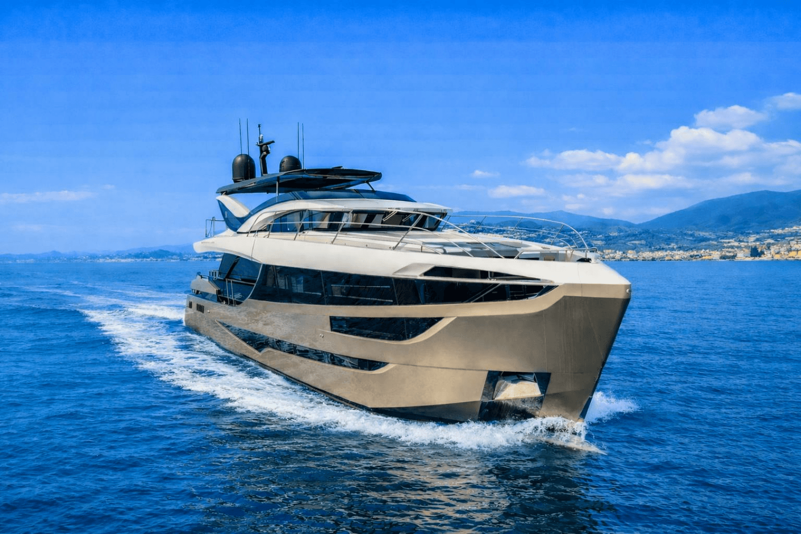 2018 Dominator Yachts Dominator Ilumen