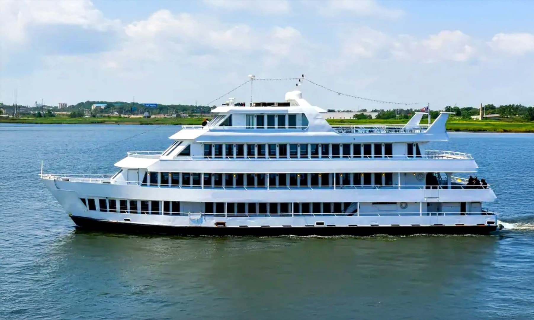 1979 Blount Marine 130 Dinner Cruise