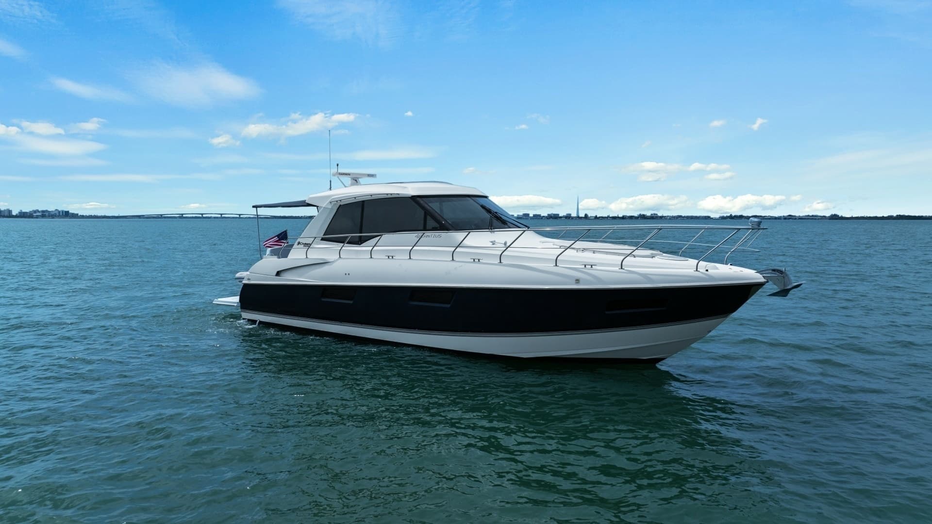 2014 Cruisers Yachts 48 Cantius